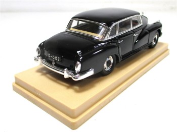 Modellauto 1:43 Rio PKW Mercedes Benz 300d Adenauer OVP (5116h)