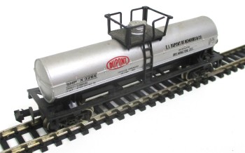 Spur N US Modell Tank Car DuPont silver (5794K)