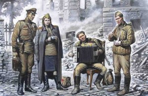 ICM 1:35 35541 Sowjetische Soldaten bei der Pause Mai 1945