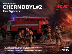 ICM 1:35 35902 Chernobyl2. Fire Fighters(AC-40-137A firetruck&4figur&diora base w.backgrou