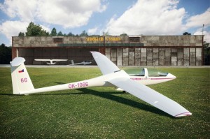 Brengun 1:48 BRP48006 DG-1000S Glider AKVY